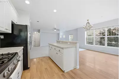 674 NE Newstead Ln, Hillsboro, OR 97006 - Photo 9