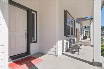 5292 Squirrel St, Springfield, OR 97478 - Photo 3