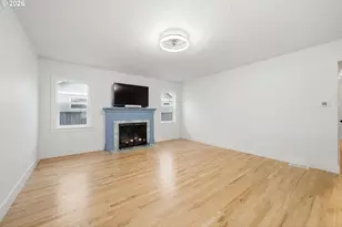 648 NE Stafford St, Portland, OR 97211 - Photo 9