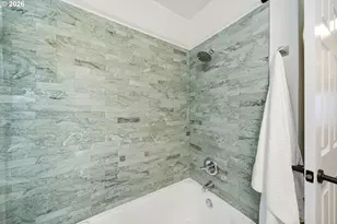 648 NE Stafford St, Portland, OR 97211 - Photo 17