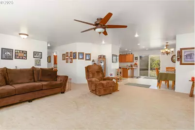 178 Dovetail Ln, Sutherlin, OR 97479 - Photo 7