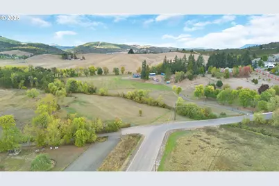 178 Dovetail Ln, Sutherlin, OR 97479 - Photo 33