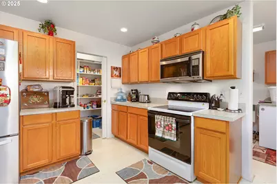 178 Dovetail Ln, Sutherlin, OR 97479 - Photo 13