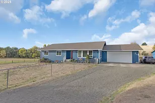 178 Dovetail Ln, Sutherlin, OR 97479 - Photo 1