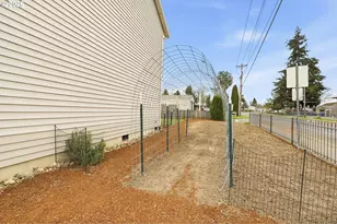 641 Mary Dr, Molalla, OR 97038 - Photo 41