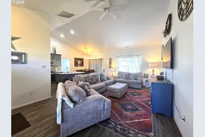 2808 Athens Ct, La Grande, OR 97850 - Photo 3