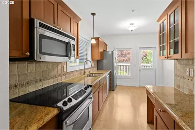 2165 NW Everett St, Portland, OR 97210 - Photo 11