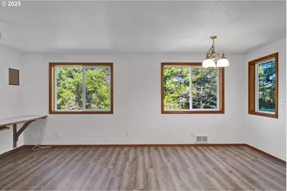 5603 Friendly Acres Rd, Florence, OR 97439 - Photo 11