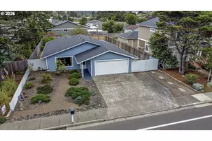 1142 9th St, Florence, OR 97439 - Photo 1
