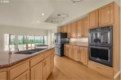 9101 NE Cliff St, Portland, OR 97220 - Photo 13