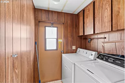 1557 N Pacific Hwy #24, Cottage Grove, OR 97424 - Photo 11