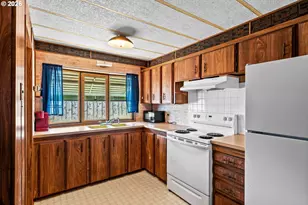 1557 N Pacific Hwy, Cottage Grove, OR 97424 - Photo 9