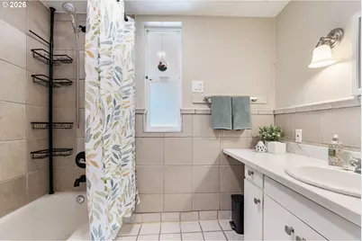 9221 SE Gladstone St, Portland, OR 97266 - Photo 11