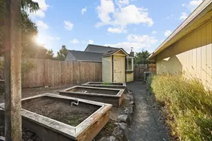 19330 SW Clarion Ct, Beaverton, OR 97003 - Photo 41