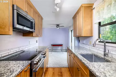7925 SW Fanno Creek Dr #6, Tigard, OR 97224 - Photo 11