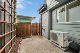 7232 N New York Ave, Portland, OR 97203 - Photo 3