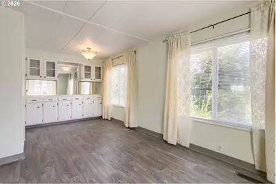 11728 SW Royal Villa Dr, Tigard, OR 97224 - Photo 7