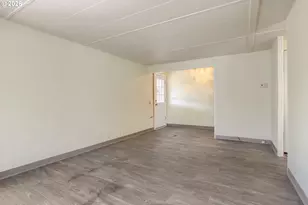11728 SW Royal Villa Dr, Tigard, OR 97224 - Photo 5