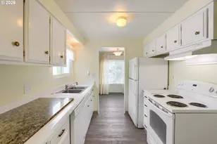 11728 SW Royal Villa Dr, Tigard, OR 97224 - Photo 9