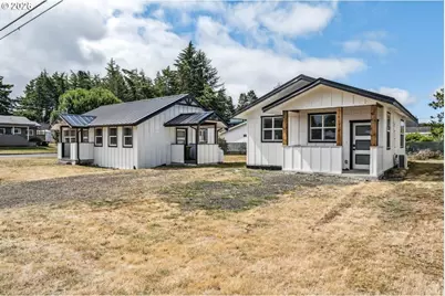 1184 2nd St, Florence, OR 97439 - Photo 5