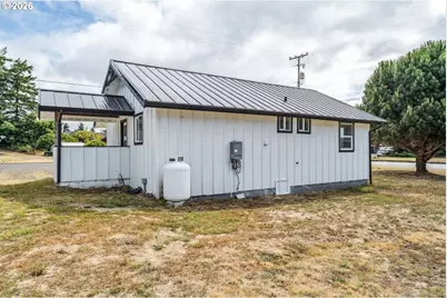 1184 2nd St, Florence, OR 97439 - Photo 31