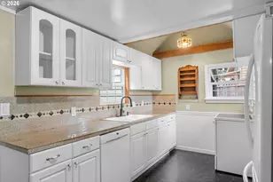 3219 SE 174th Ave, Portland, OR 97236 - Photo 9