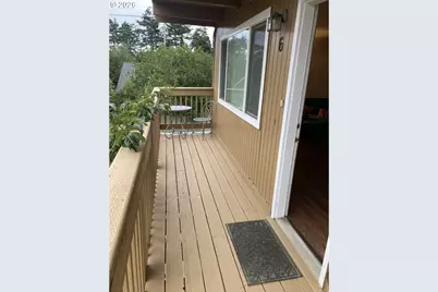 1260 10th St #6, Florence, OR 97439 - Photo 3