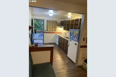 1260 10th St #6, Florence, OR 97439 - Photo 7