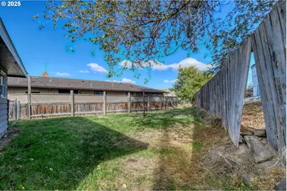 20 NE Nelson Dr, Pendleton, OR 97801 - Photo 31