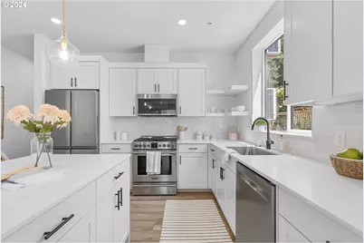 121 N Going St #202, Portland, OR 97217 - Photo 9