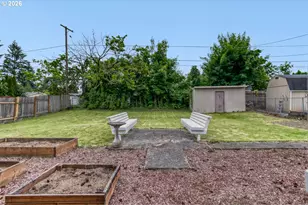 18850 NE Holladay St, Portland, OR 97230 - Photo 23