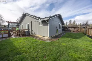 25217 Tyro Ave, Veneta, OR 97487 - Photo 27