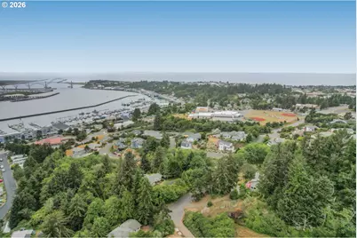 1075 SE Spruce Way, Newport, OR 97365 - Photo 3
