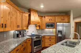 31252 E Collins Lake Rd, Government Camp, OR 97028 - Photo 15