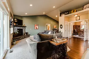 6452 Dogwood St, Springfield, OR 97478 - Photo 7