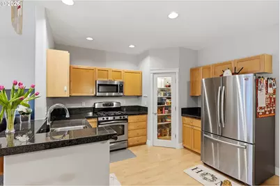 17264 SW Marty Ln, Beaverton, OR 97003 - Photo 5