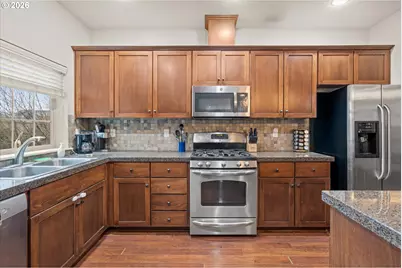 8648 NE Delamere Way, Hillsboro, OR 97006 - Photo 5