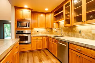 71 Tanglewood Dr, Lake Oswego, OR 97035 - Photo 9