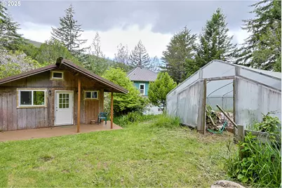 88447 Lampa Ln, Coquille, OR 97423 - Photo 9