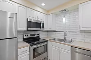 5561 SW Multnomah Blvd, Portland, OR 97219 - Photo 3