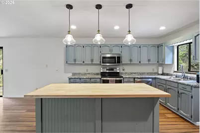 296 Mobley Dr, Azalea, OR 97410 - Photo 9