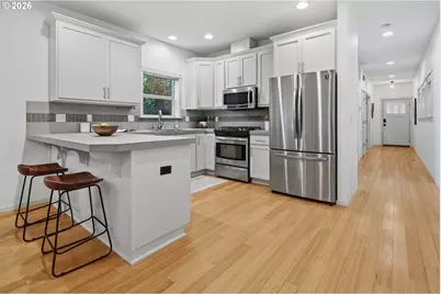 4720 N Commercial Ave, Portland, OR 97217 - Photo 9