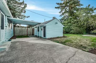 8907 SE Clay St, Portland, OR 97216 - Photo 29