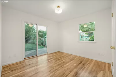 8907 SE Clay St, Portland, OR 97216 - Photo 15