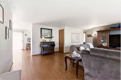 1365 SE Duke Dr, Hillsboro, OR 97123 - Photo 9