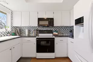 1365 SE Duke Dr, Hillsboro, OR 97123 - Photo 13