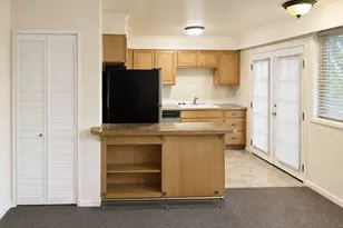 2046 W 14th Pl, Eugene, OR 97402 - Photo 3
