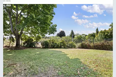 2046 W 14th Pl, Eugene, OR 97402 - Photo 25