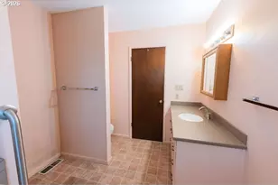 13882 S Rock Creek Ln, Haines, OR 97833 - Photo 11