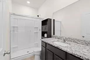 28 NE 134th Pl, Portland, OR 97230 - Photo 17